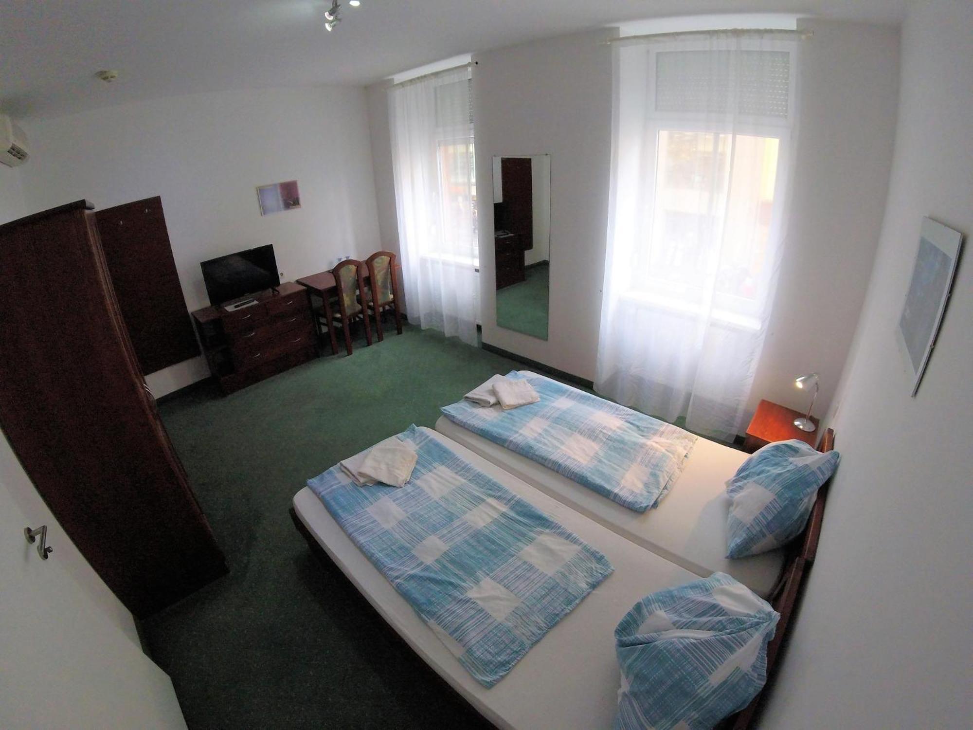 San Francisco Bed & Breakfast 3*